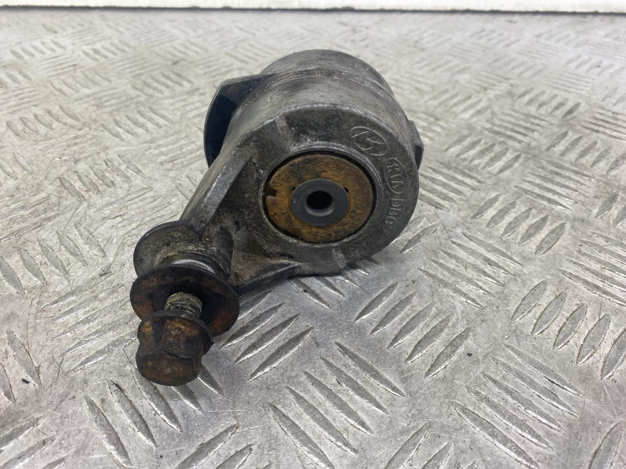 натяжитель Hyundai H-1 Grand Starex 2008, 2.5 л., дизель, МКПП, белый, минивэн, задний привод - фото №1