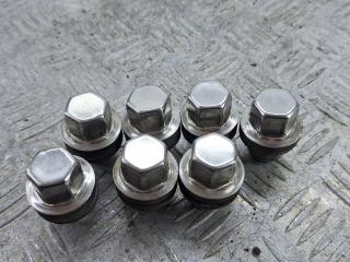 гайка колесная Land Rover Discovery 3 поколение L319 2007, 2.7 л., 276DT, дизель, АКПП, серый, внедорожник 5 дв., полный привод