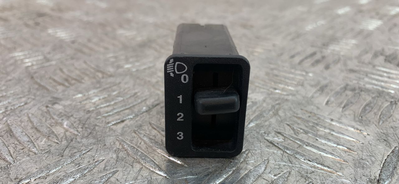 кнопка корректора фар Rover 45 1 поколение (1999 - 2005), 1.8 л., бензин - фото №1