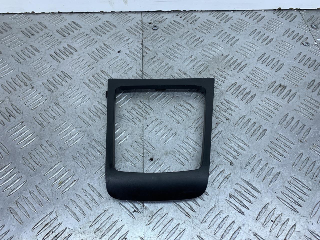 рамка обрамление кулисы Skoda Octavia 2 поколение (A5) (2004 - 2009), МКПП, передний привод, 00101111363701, 1Z1863212 - фото №1