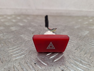 кнопка аварийной сигнализации Toyota Aygo 1 поколение AB10 [рестайлинг] 2010, 1.0 л., 1KR-FE, бензин, МКПП, красный, хетчбэк 5 дв., передний привод