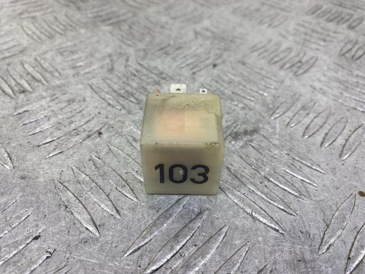 реле (прочие) Volkswagen Lupo 1 поколение (1998 - 2005), 1.4 л., AMF, дизель, розовый, хетчбэк 3 дв., передний привод, 357911253 - фото №1