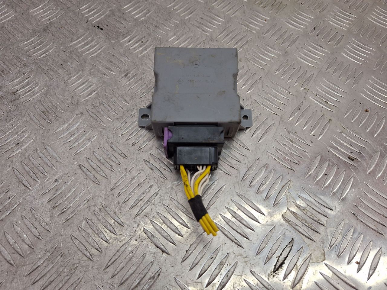 датчик дождя Mercedes-Benz A-Класс W168 W168.031 2001, 1.9 л., M 166.990, бензин, АКПП, черный, минивэн, передний привод, A1688201326 - фото №1