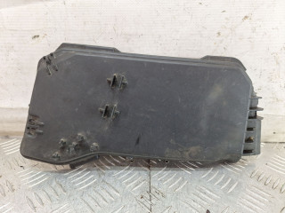 крышка блока предохранителей Mercedes-Benz C-Класс W204/S204 2007, 1.8 л., M 271.950, бензин, АКПП, серебро, седан, задний привод, A2045400082