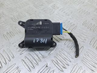 моторчик заслонки печки Volkswagen Touran 1 поколение 2005, 1.9 л., дизель, МКПП, минивэн, передний привод, 1K0907511D, 0132801337