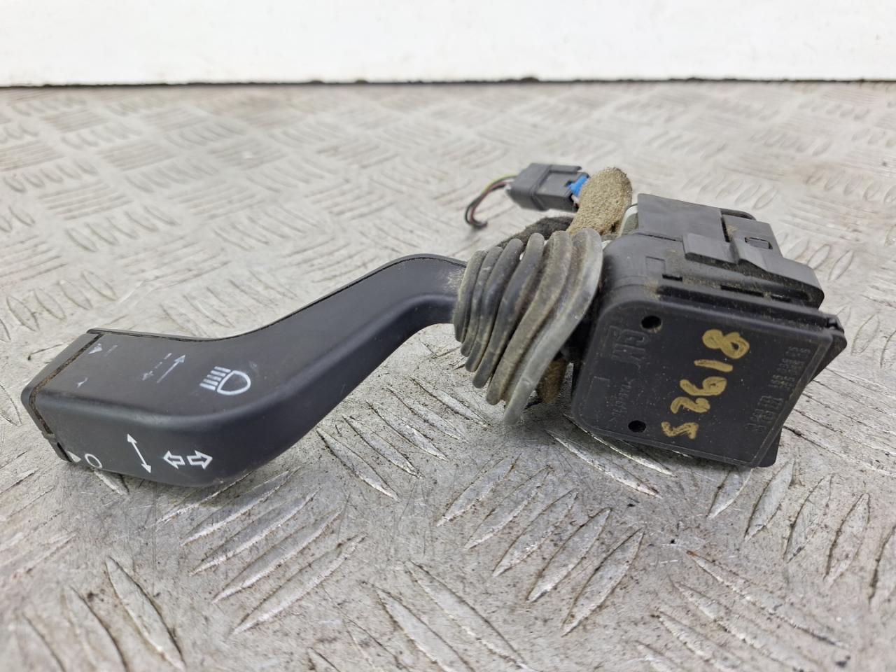 переключатель поворотов Opel Zafira 1 поколение (A) 2002, 2.0 л., Y 20 DTH, дизель, МКПП, черный, минивэн, передний привод, 90560990, 12263700 - фото №1