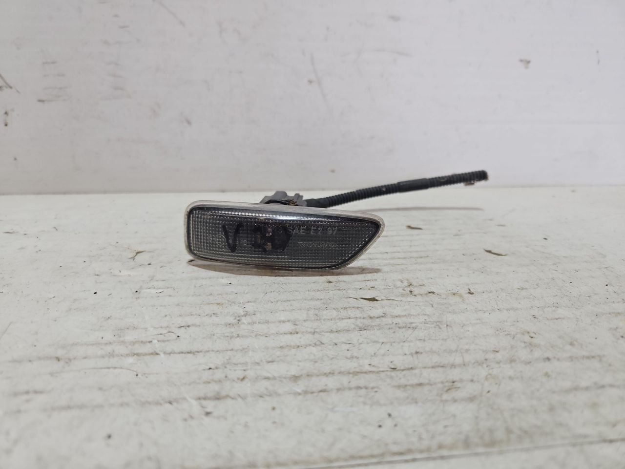 повторитель поворота на крыле Volvo V70 2 поколение (2000 - 2005), 8658945 - фото №1