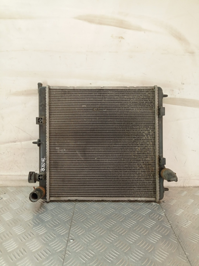 радиатор (основной) Citroen C2 1 поколение 2006, 1.4 л., 8HZ (DV4TD), дизель, робот, черный, хетчбэк 3 дв., передний привод - фото №1