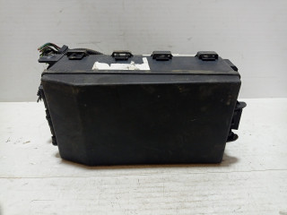 блок предохранителей Ford Focus 1 поколение 2000, 1.4 л., FXDC, бензин, МКПП, серебро, хетчбэк 3 дв., передний привод