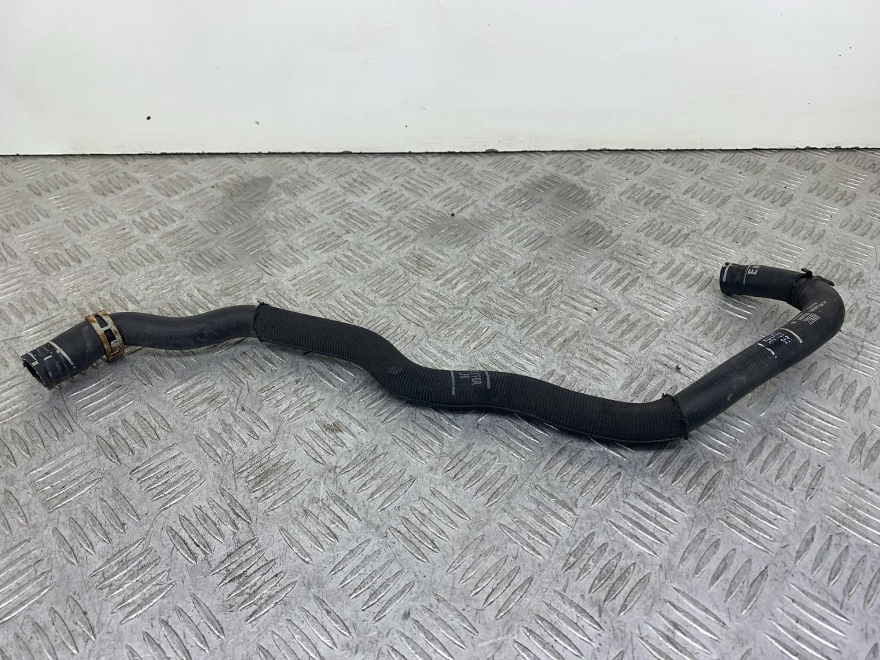 патрубок радиатора Opel Insignia 2 поколение (B) 2018, 2.0 л., дизель, АКПП, белый, хетчбэк 5 дв., полный привод, 422346486, 39097762 - фото №1