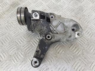 кронштейн компрессора кондиционера Volkswagen Passat B6 2009, 1.4 л., CAXA, бензин, 6МКПП, голубой, универсал, передний привод, 1K0260885B