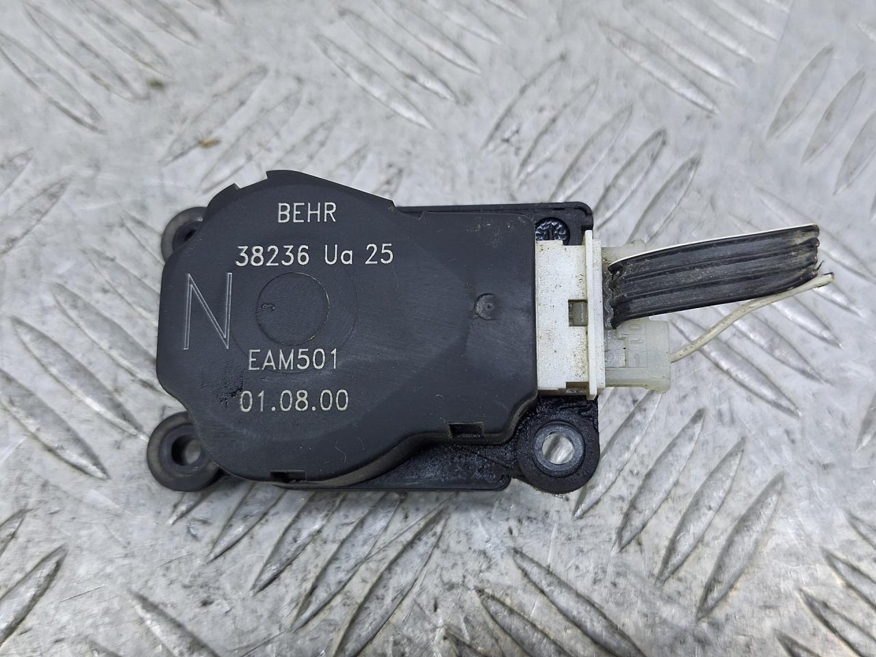 моторчик заслонки печки Citroen Xsara Picasso 1 поколение (1999 - 2004), 38236UA25 - фото №1