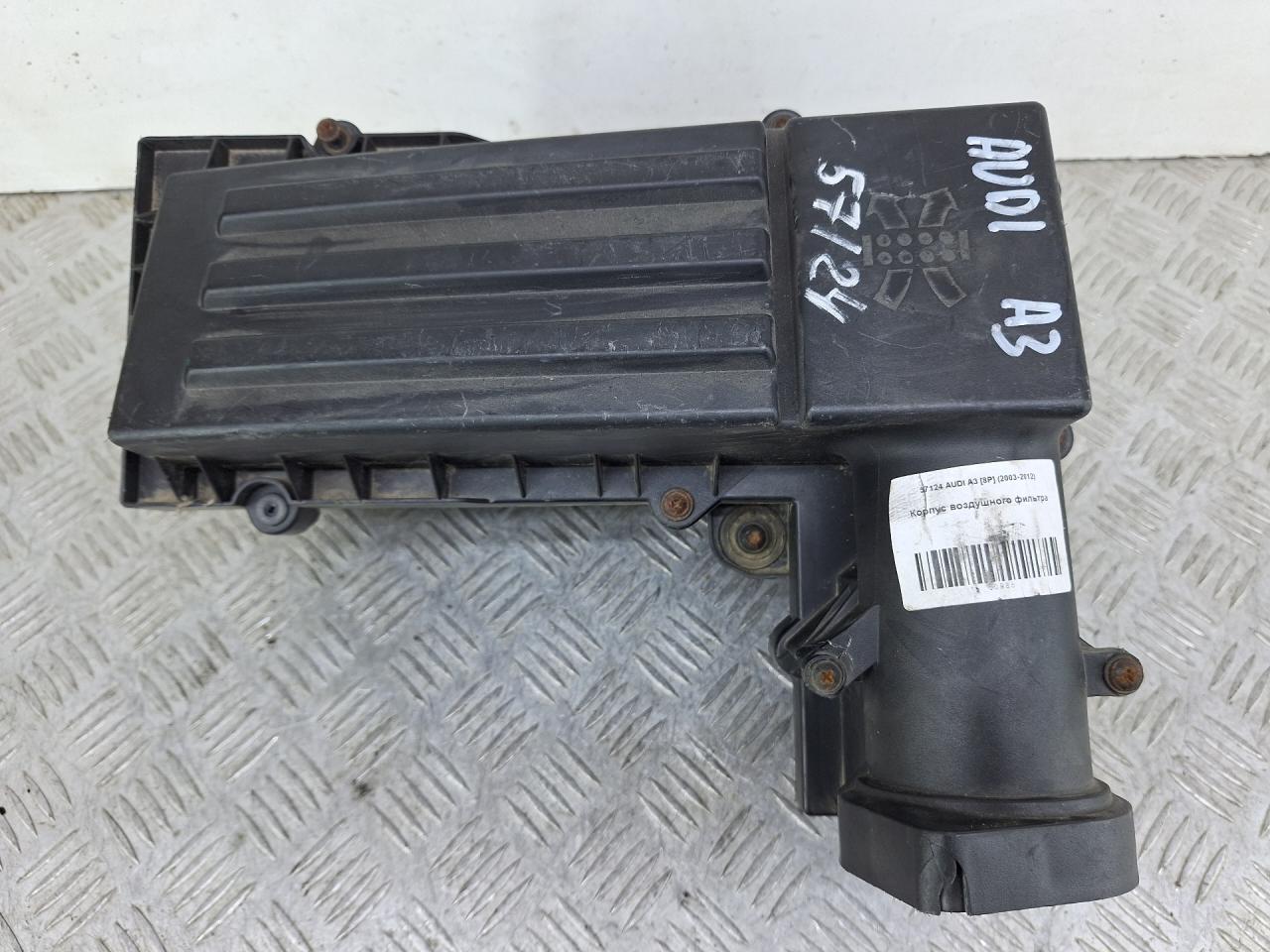 корпус воздушного фильтра Audi A3 8P 2003, 1.9 л., дизель, МКПП, хетчбэк 3 дв., передний привод, 1K0129607P - фото №1