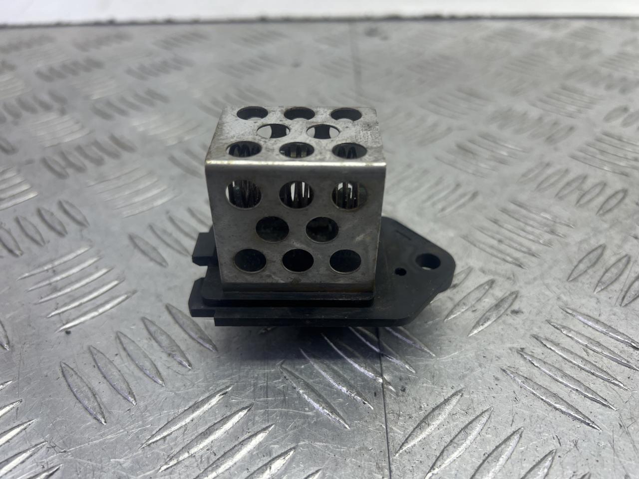 сопротивление печки Citroen Xsara Picasso 1 поколение 2004, 1.8 л., 6FZ (EW7J4), бензин, МКПП, серый, передний привод, 9641212480 - фото №1