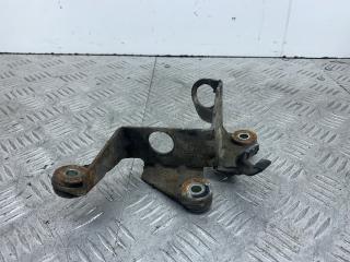 кронштейн КПП Skoda Octavia 1 поколение (A4) [рестайлинг] 1U 2010, 1.9 л., AXR, дизель, 5МКПП, красный, хетчбэк 5 дв., передний привод, 1J0711789B