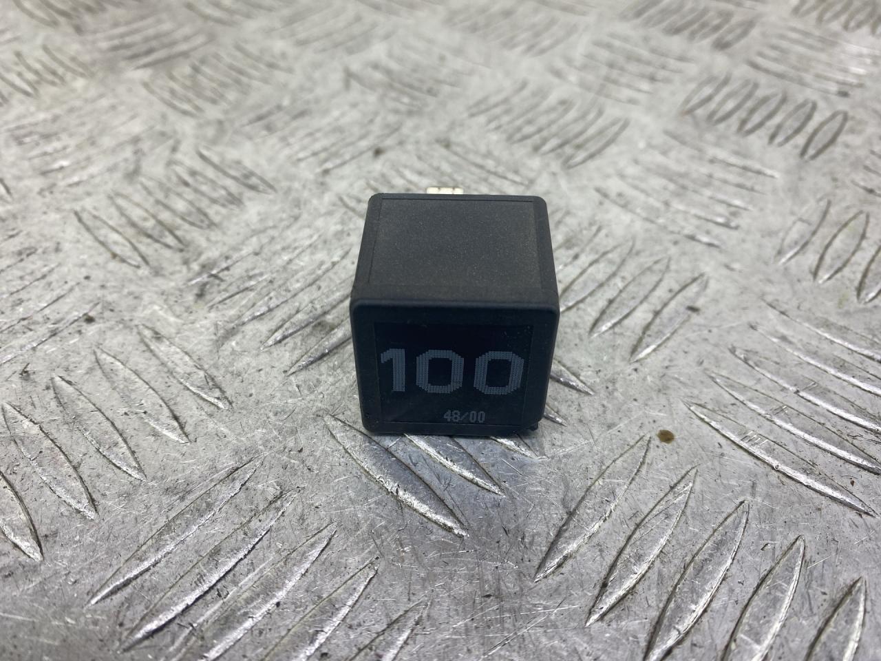 реле (прочие) Volkswagen Lupo 1 поколение (1998 - 2005), 1.4 л., AMF, дизель, розовый, хетчбэк 3 дв., передний привод, 7MO951253A, V2313JJ6X45 - фото №1