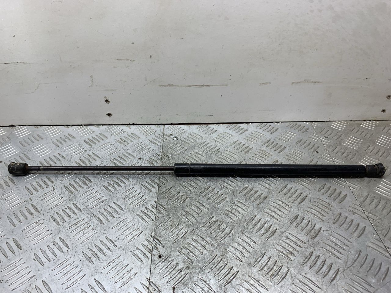 амортизатор крышки багажника (3-5 двери) Opel Astra F (1991 - 1994), 903412820512 - фото №1