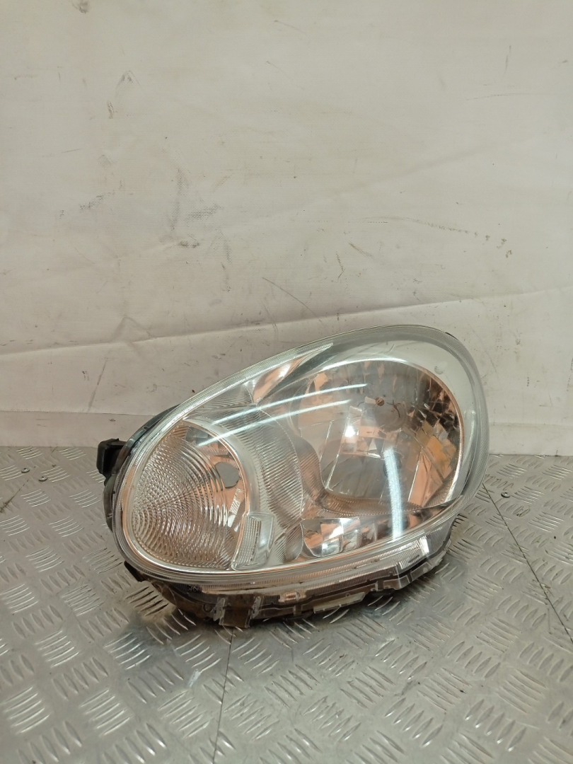 фара левая Nissan Micra 4 поколение (K13) 2011, 1.2 л., HR12DE, бензин, МКПП, хетчбэк 5 дв., передний привод, 90000507 - фото №1