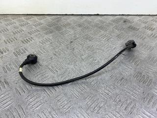 датчик детонации Ford Focus 1 поколение [рестайлинг] (2001 - 2005), 1.6 л., FYDD, бензин, МКПП, передний привод, 98MF12A699BA