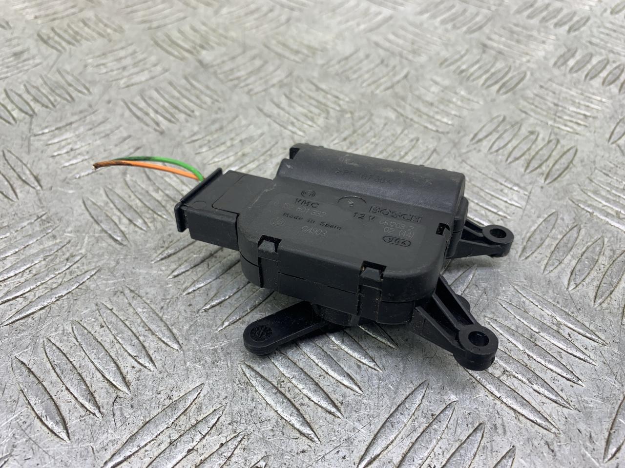 моторчик заслонки печки Mercedes-Benz Vito W639 (2003 - 2010), 0132801332 - фото №1