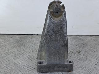 кронштейн двигателя Mercedes-Benz C-Класс W204/S204 2007, 1.8 л., M 271.950, бензин, АКПП, серебро, седан, задний привод, A2712231804