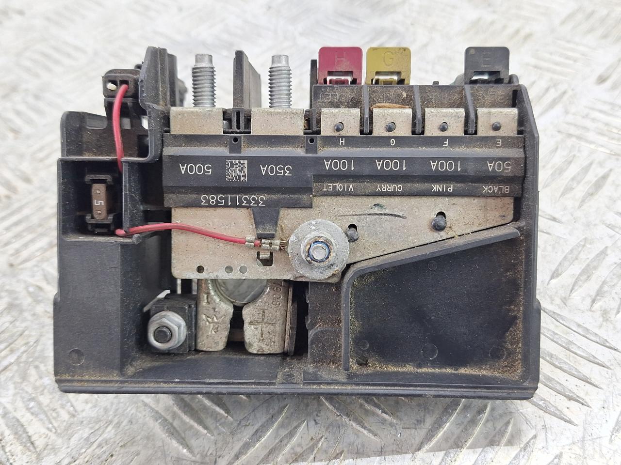 блок предохранителей Opel Insignia 2 поколение (B) 2018, 2.0 л., дизель, АКПП, белый, хетчбэк 5 дв., полный привод, 39148591 - фото №1