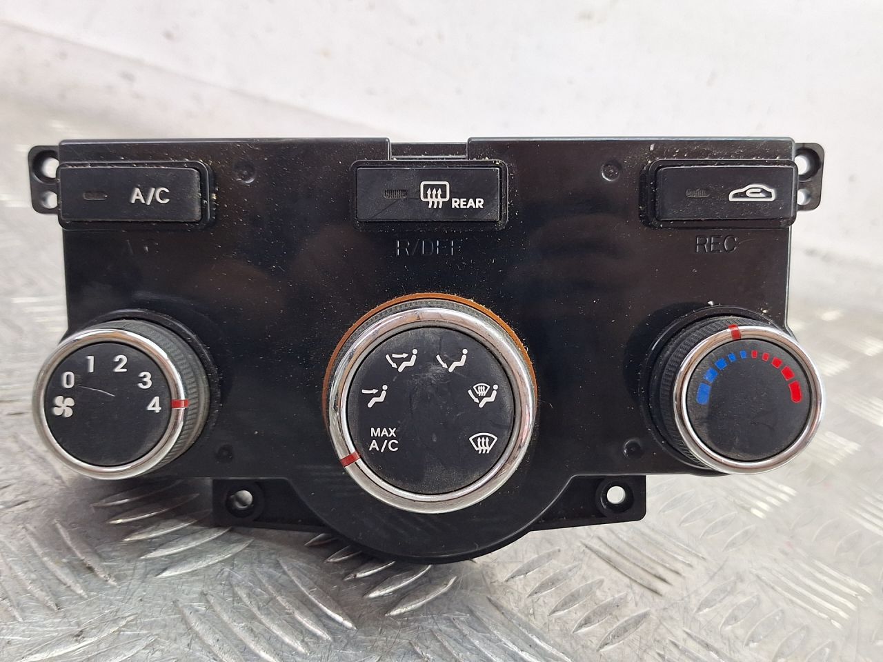 блок управления печки / климат-контроля Kia Cerato 2 поколение (2009 - 2013), 972501M370 - фото №1