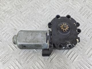 моторчик стеклоподъемника передний правый Renault Megane 1 поколение [рестайлинг] 2000, 1.6 л., K4M 700, бензин, МКПП, черный, кабриолет, передний привод