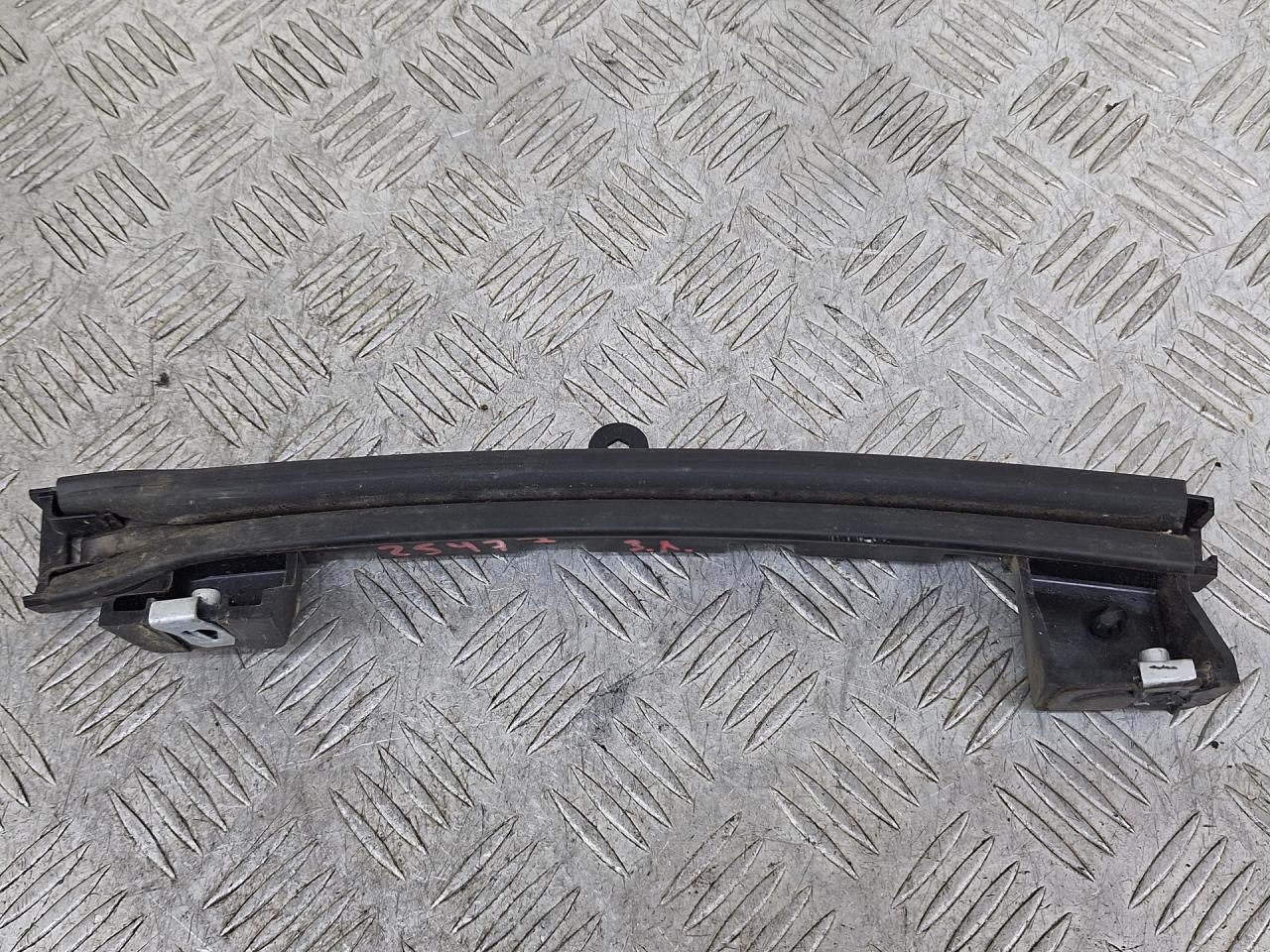 направляющая стекла задней левой Opel Insignia 2 поколение (B) 2018, 2.0 л., дизель, АКПП, белый, хетчбэк 5 дв., полный привод, 422178561, 39107273 - фото №1