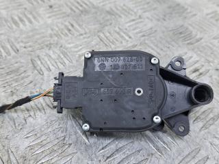 моторчик заслонки печки Skoda Octavia 1 поколение (A4) [рестайлинг] 1U 2010, 1.9 л., AXR, дизель, 5МКПП, красный, хетчбэк 5 дв., передний привод, 1J0907511