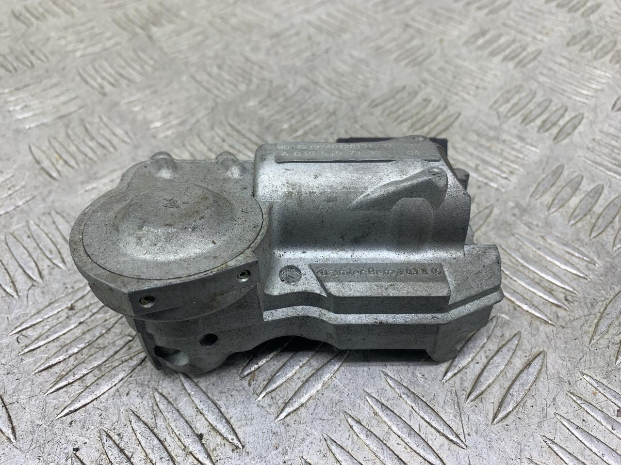 блокиратор рулевого управления Mercedes-Benz Sprinter 2 поколение (W906) (2006 - 2014), A0355457732 - фото №1