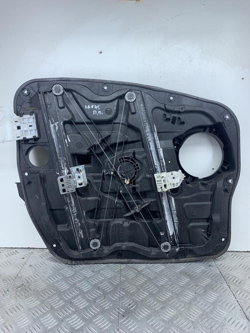 стеклоподъемник передний правый Hyundai Grand Santa Fe 1 поколение 2015, 2.2 л., D4HB, дизель, АКПП, внедорожник 5 дв., полный привод, 9133100100, 9133100101 - фото №1