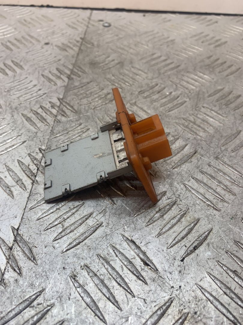 сопротивление печки Kia Rio 3 поколение (2011 - 2015) - фото №1