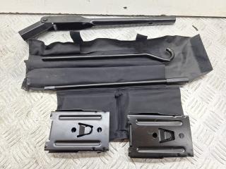 ящик под инструменты / набор инструментов Land Rover Discovery 3 поколение L319 2007, 2.7 л., 276DT, дизель, АКПП, серый, внедорожник 5 дв., полный привод