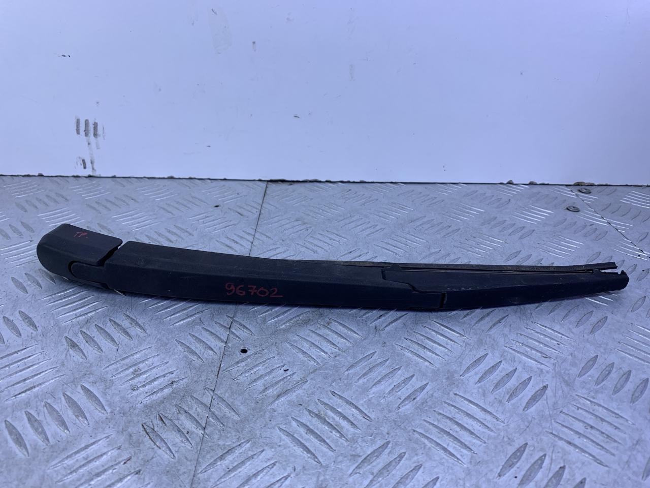 щеткодержатель задний Hyundai Santa Fe 2 поколение (CM) 2007, 2.2 л., D4EB, дизель, АКПП, серый, внедорожник 5 дв., полный привод - фото №1