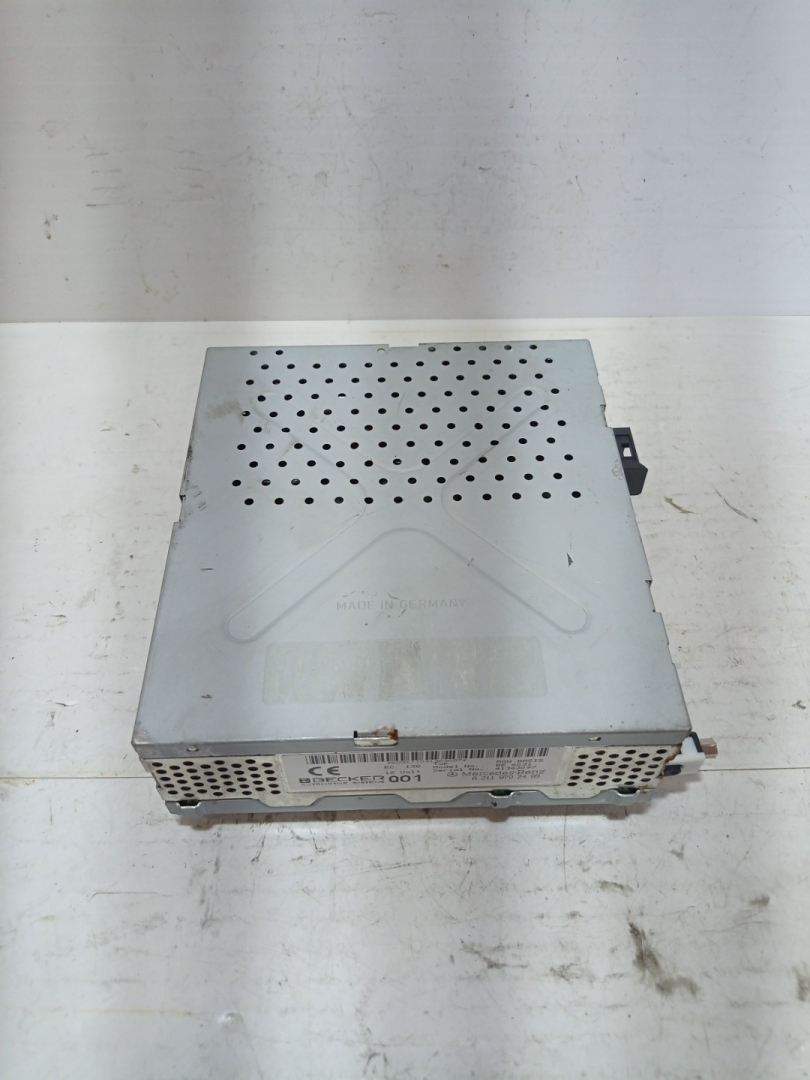 усилитель музыкальный Mercedes-Benz E-Класс W211/S211 2004, 3.2 л., OM 648.961, дизель, АКПП, черный, универсал, задний привод, 41363097, A2118702489 - фото №1