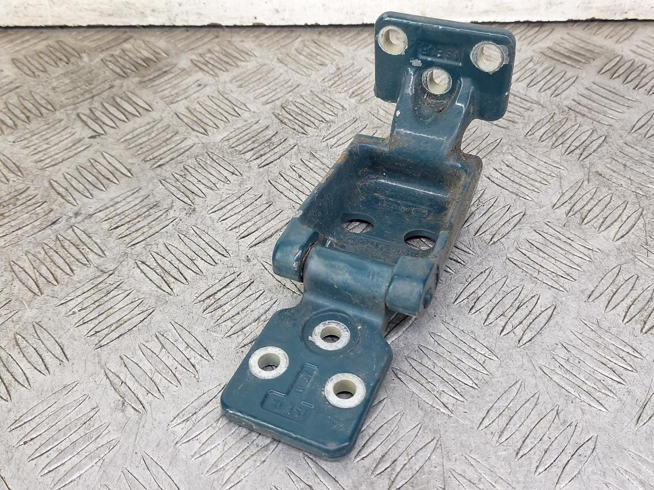 петля двери Mercedes-Benz Sprinter 2 поколение (W906) (2006 - 2014), 2.1 л., OM 651.955, дизель, МКПП, зеленый, задний привод, A9067400737 - фото №1