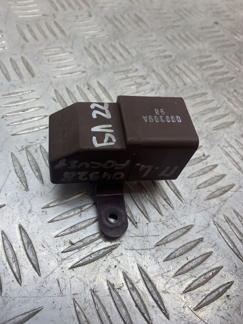 реле (прочие) Ford Focus 1 поколение 2000, 1.4 л., FXDC, бензин, МКПП, серебро, хетчбэк 3 дв., передний привод, XS4114A267AA - фото №1