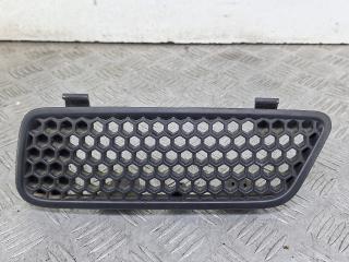 решетка радиатора Renault Scenic 1 поколение [рестайлинг] 2002, 1.6 л., K4M 700, бензин, МКПП, серебро, минивэн, передний привод, 7700428466