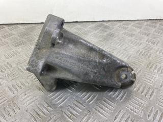 кронштейн двигателя Mercedes-Benz C-Класс W204/S204 2007, 1.8 л., M 271.950, бензин, АКПП, серебро, седан, задний привод, A2712231904