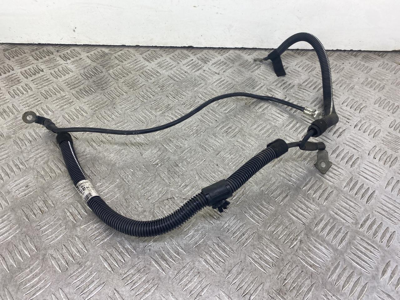 плюсовой провод аккумулятора Citroen Xsara Picasso 1 поколение 2004, 1.8 л., 6FZ (EW7J4), бензин, МКПП, серый, передний привод, 9647913780 - фото №1