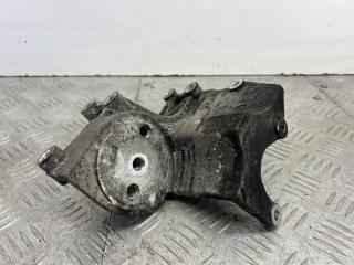 кронштейн компрессора кондиционера Hyundai H-1 Grand Starex 2008, 2.5 л., дизель, МКПП, белый, минивэн, задний привод