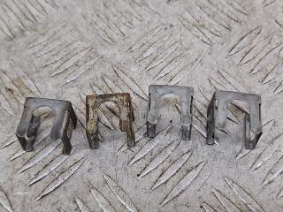 крепление форсунки Ford Focus 1 поколение [рестайлинг] (2001 - 2005), 1.8 л., бензин, МКПП, серебро, хетчбэк 5 дв., передний привод