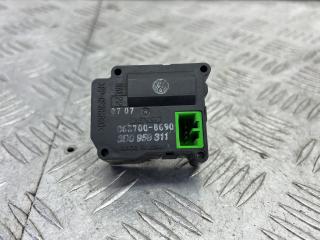 моторчик заслонки печки Volkswagen Phaeton 1 поколение (2002 - 2008), 0637008690