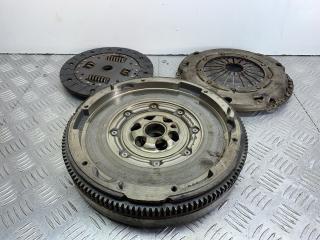 маховик Volkswagen Golf 7 поколение [рестайлинг] (2017 - 2019), 1.5 л., DACA, бензин, универсал, 05E105266B