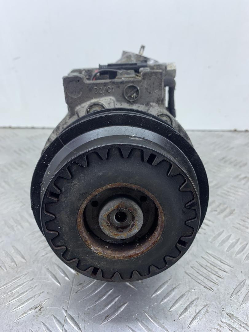 компрессор кондиционера Mercedes-Benz Sprinter 2 поколение (W906) (2006 - 2014), 2.1 л., OM 651.955, дизель, МКПП, зеленый, задний привод, A0022307211 - фото №1