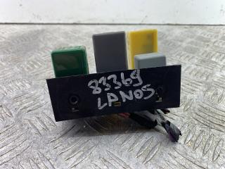 блок реле Daewoo Lanos T150 [рестайлинг] 2004, 1.3 л., бензин, МКПП, красный, хетчбэк 3 дв., передний привод