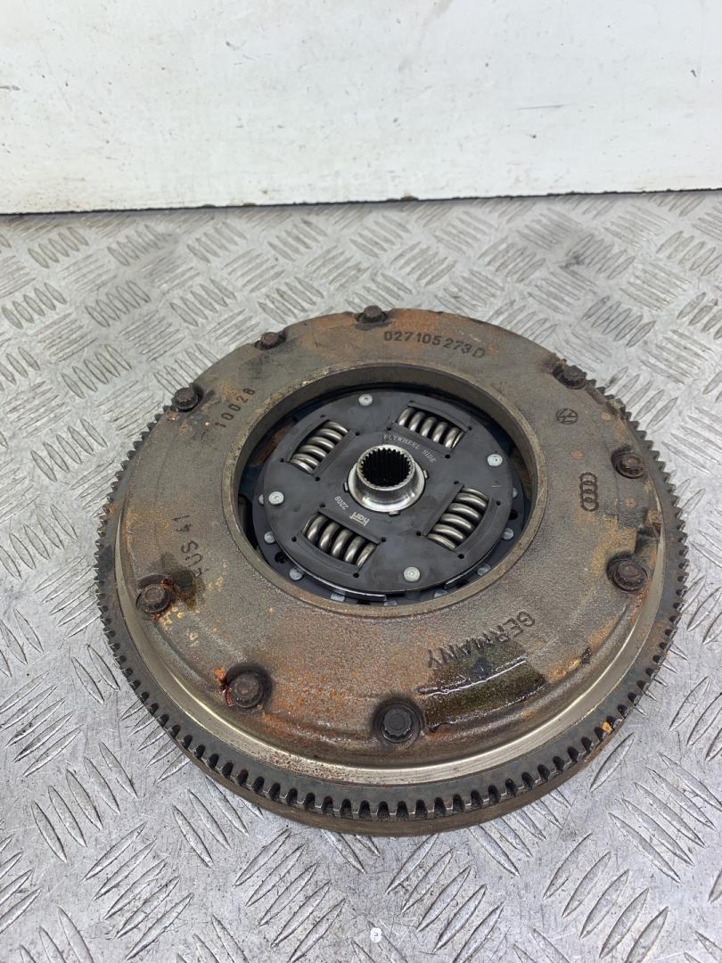 маховик Volkswagen Golf 4 поколение (1997 - 2006), 027105273D - фото №1