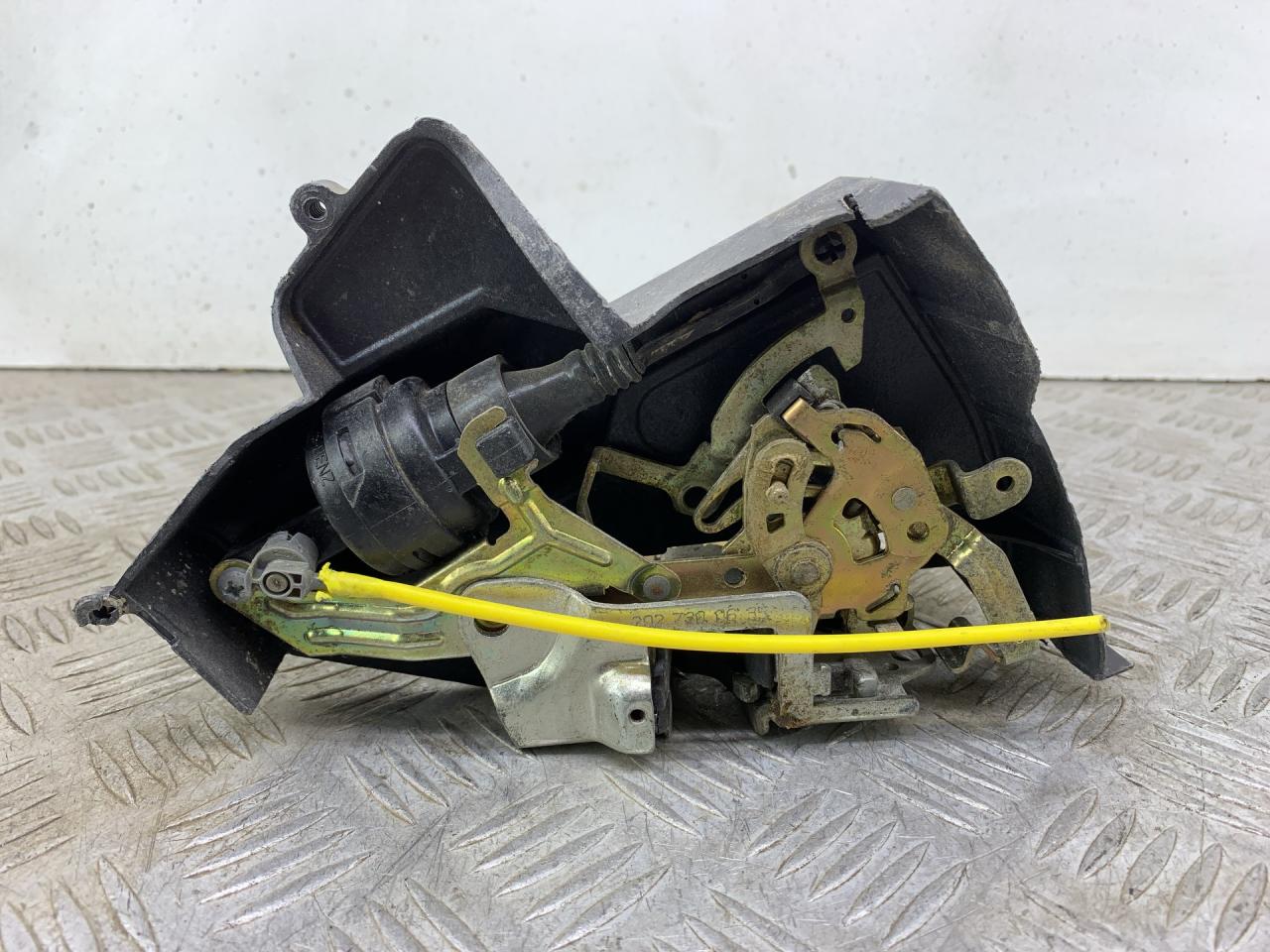 замок двери задней правой Mercedes-Benz E-Класс W210/S210 (1995 - 1999), 2027330408, 2027300635 - фото №1