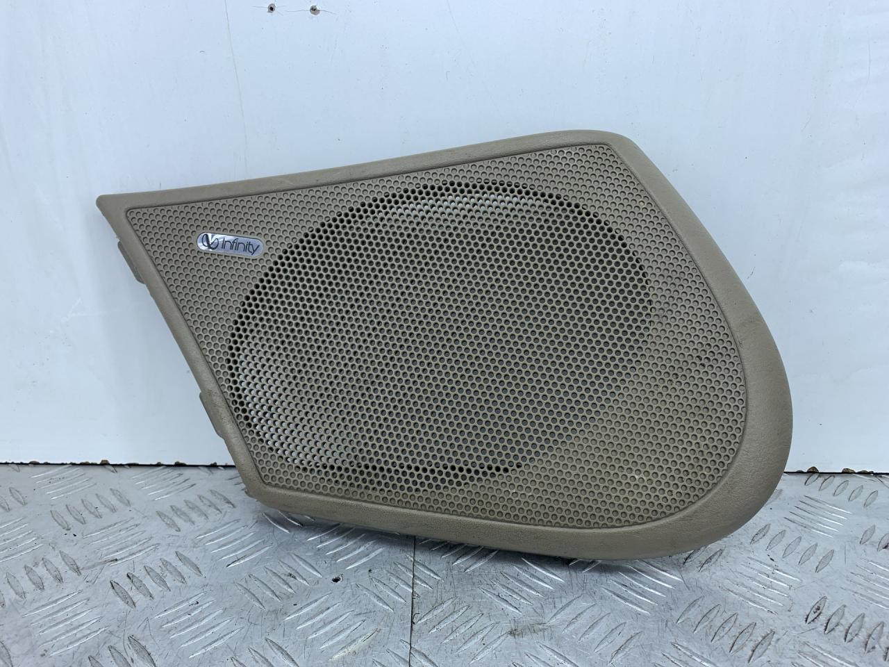 сетка на динамик Chrysler Sebring 2 поколение 2001, 2.7 л., бензин, АКПП, черный, кабриолет, передний привод, VC8939, 822629 - фото №1